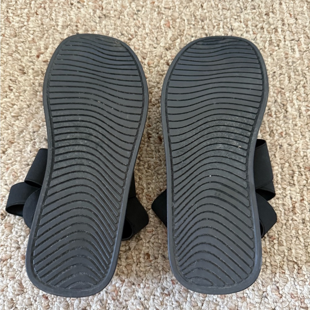 Cushionaire Black Women's Sandals - Picture 4 of 4